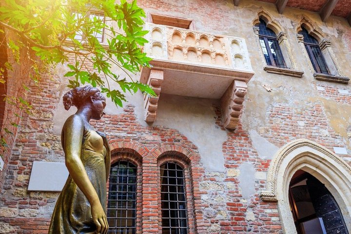 Verona: Tur med arena, kabelbil og valgfrie Juliet billetter
