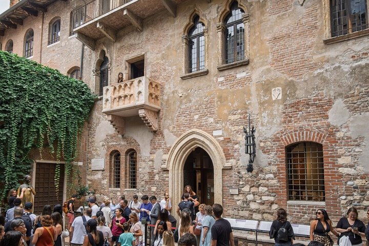 Verona: Tur med arena, kabelbil og valgfrie Juliet billetter