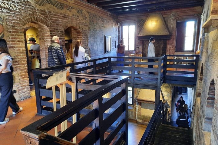Verona: Tur med arena, kabelbil og valgfrie Juliet billetter