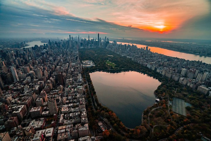 Excursão privada de helicóptero pela cidade de Nova York para 2 a 6 pessoas saindo de Westchester