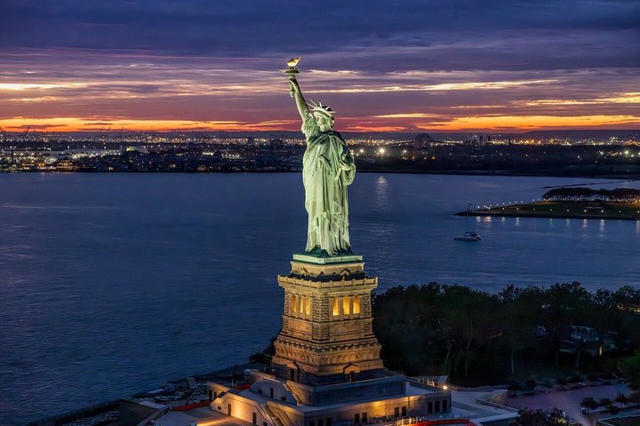Privat New York City Helikoptertur for par fra Westchester