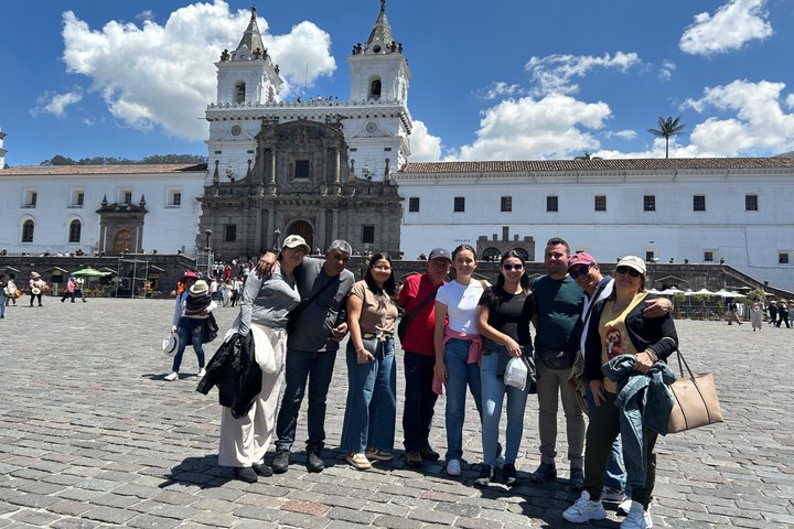 Visite privée de la ville : Quito colonial, le Milieu du monde et le téléphérique