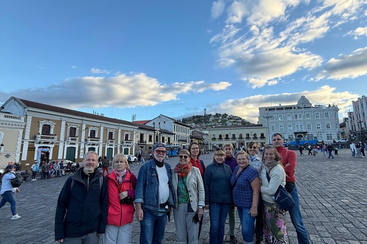Visite privée de la ville : Quito colonial, le Milieu du monde et le téléphérique