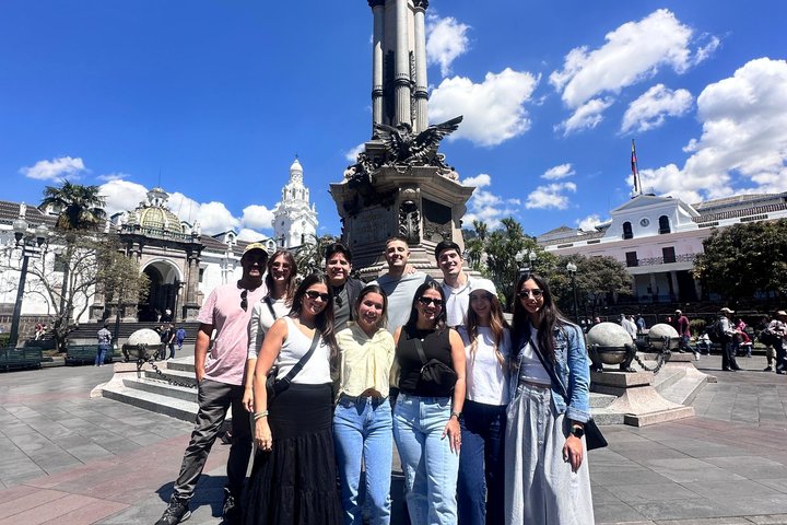 Visite privée de la ville : Quito colonial, le Milieu du monde et le téléphérique