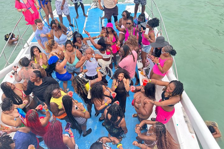 #1 Punta Cana Hip Hop Adults Only Party Boat avec Open Bar et DJ