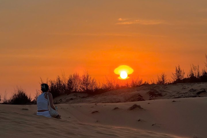 5 - Hour Sunrise eller Sunset Jeep Tour från Mui Ne