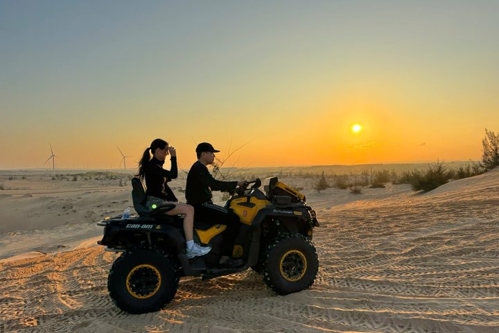 5 - Hour Sunrise eller Sunset Jeep Tour från Mui Ne