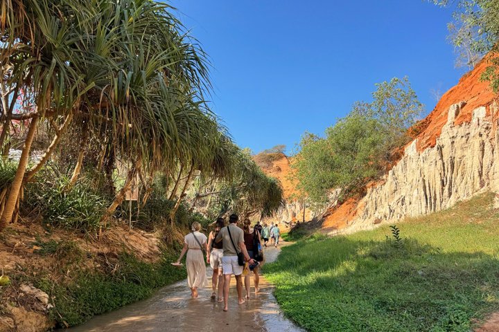 5 - Hour Sunrise eller Sunset Jeep Tour från Mui Ne