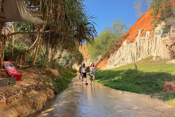 5 - Hour Sunrise eller Sunset Jeep Tour från Mui Ne