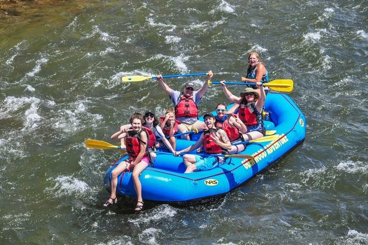 Meio Dia Rugindo Garfo Rafting