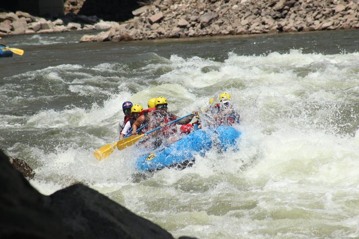 Halvdags Shoshone Rafting i Glenwood Springs