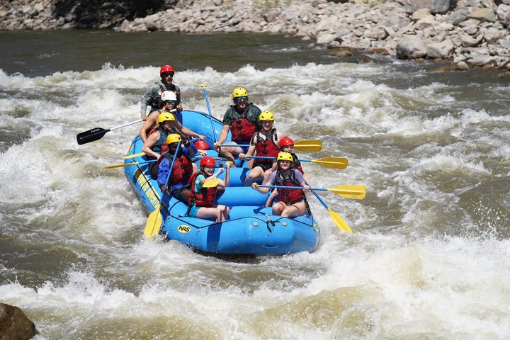 Halvdags Shoshone Rafting i Glenwood Springs