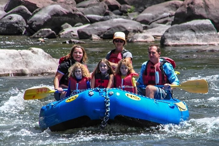 Viagem de jangada curta e moderada de 2 horas em Glenwood Springs