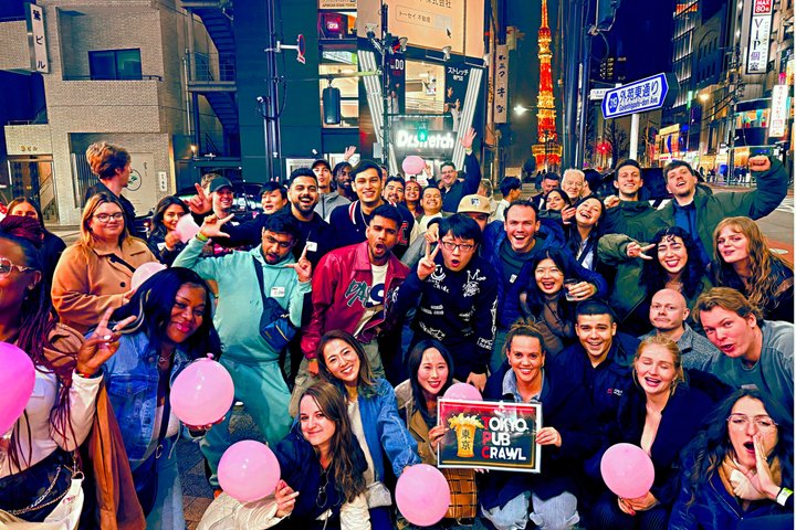 Noche de Pub Crawl en Tokio Fiesta de Vida Nocturna en Roppongi con Entrada a Club