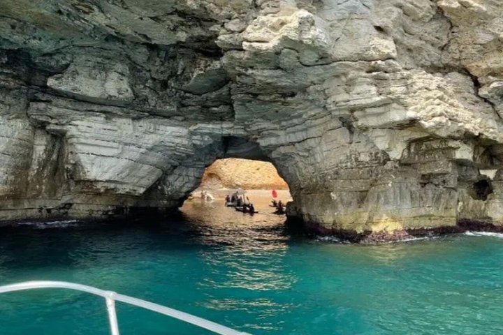 Gargano Yacht-utflukt fra Vieste med aperitiff og skipper