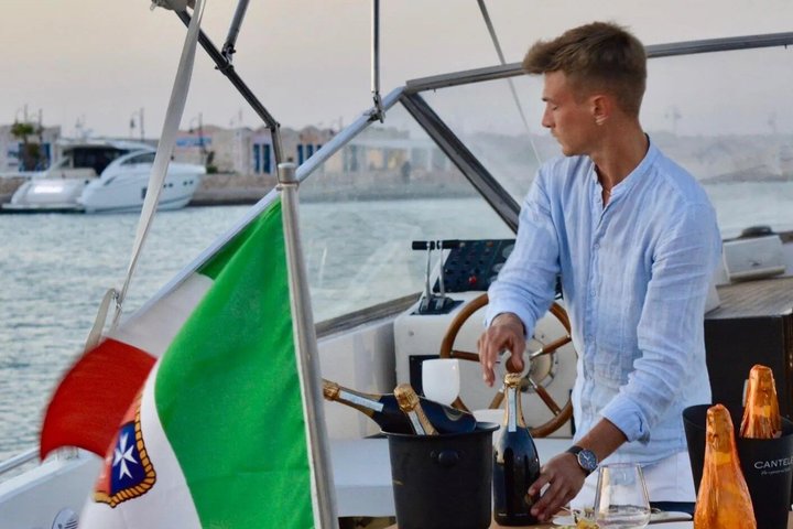Gargano Yacht-utflukt fra Vieste med aperitiff og skipper