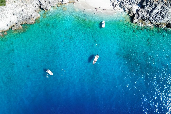 Privat bådtur: Grama Bay og + 15 strande i Himarë, Albanien
