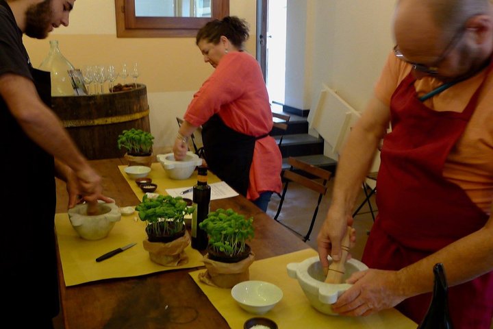 Cinque Terre: Autentisk Pesto matlagingsklasse og vin i Manarola