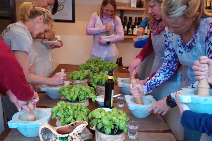 Cinque Terre: Autentisk Pesto matlagingsklasse og vin i Manarola