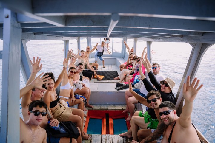 Tour de buceo en grupo por las islas Gili con documentación GoPro