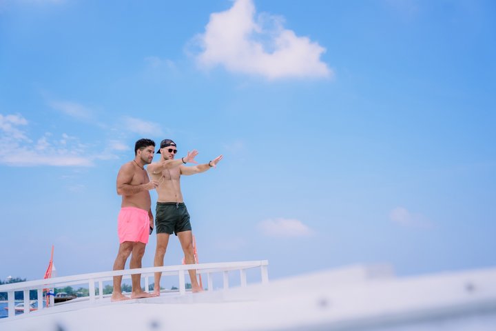 Tour de buceo en grupo por las islas Gili con documentación GoPro