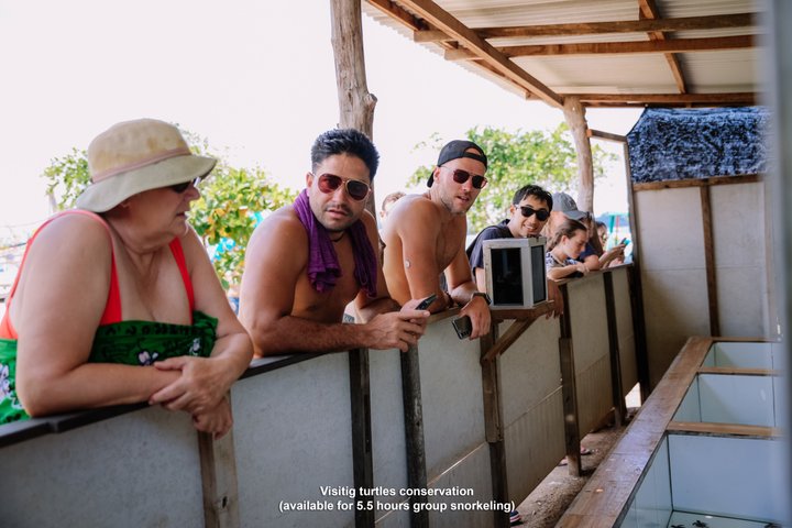 Tour de buceo en grupo por las islas Gili con documentación GoPro