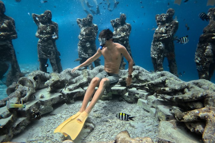 Tour de buceo en grupo por las islas Gili con documentación GoPro