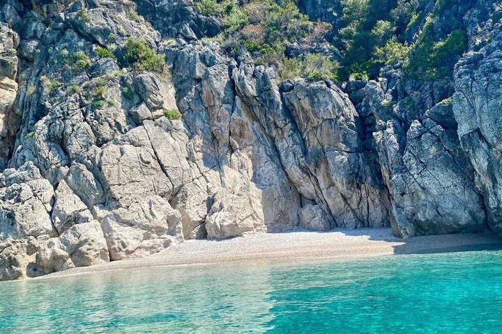 Privat bådtur: Grama Bay og + 15 strande i Himarë, Albanien