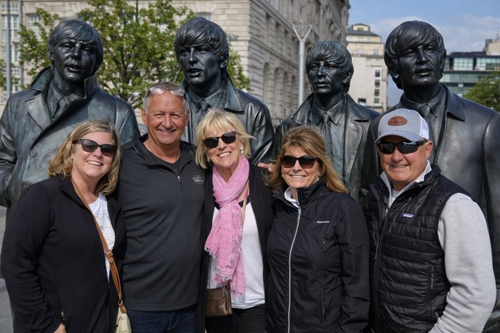Tour privado en taxi por Liverpool Beatles + final de cueva