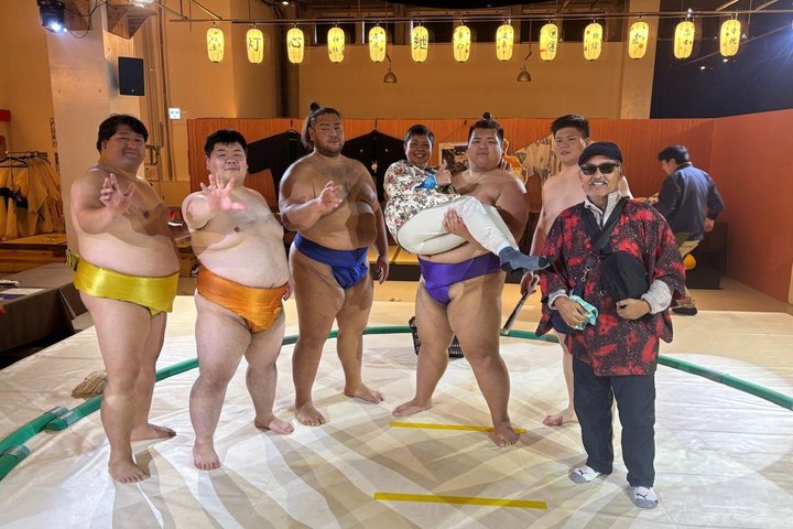 Närbild Sumo Experience på Ochi Stable: Wear Kimono in Stockholm
