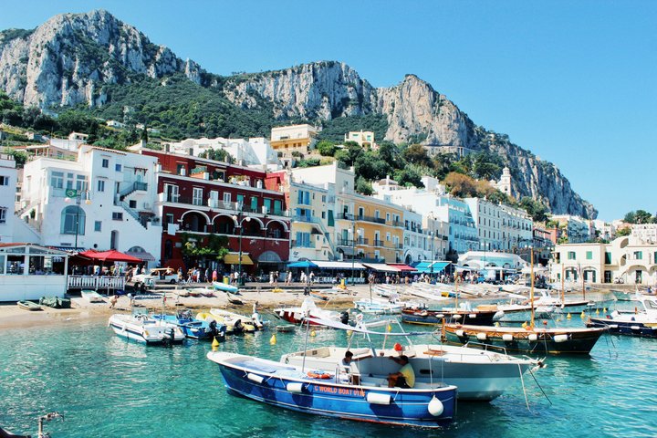 Excursión de un día en grupo pequeño a Capri desde Positano o Praiano