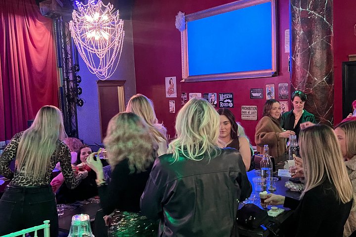 Experiência de burlesque e vida noturna em St. Louis no The Boom Boom Room