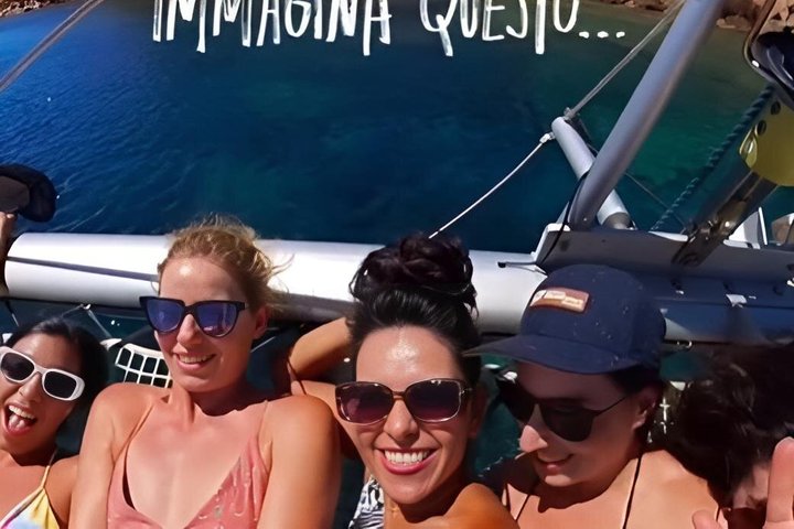 12-meters katamarantur i Maddalena-øgruppen fra Cannigione.
