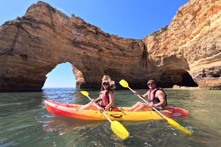 Tour in kayak a Benagil: avventura tra le grotte marine
