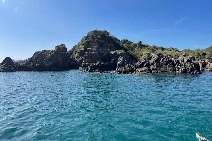 Tour de día completo de buceo con tobogán acuático