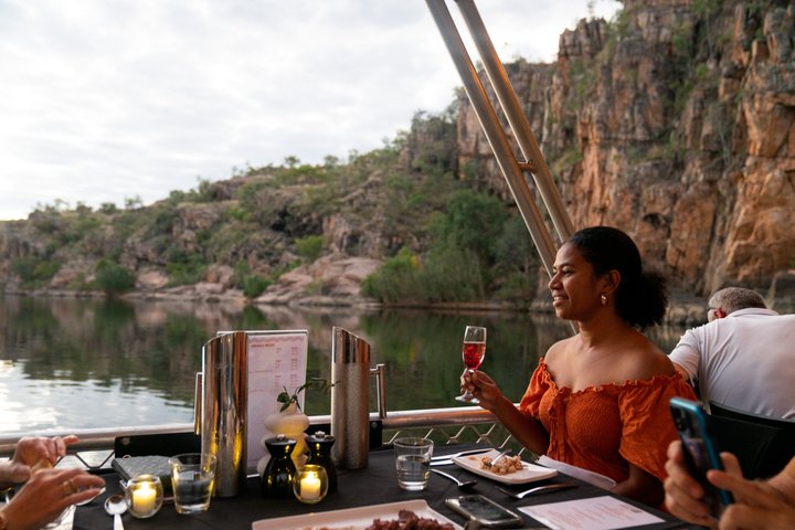Nitmiluk (Katherine) Gorge Excursão de barco com jantar ao pôr do sol de 3,5 horas