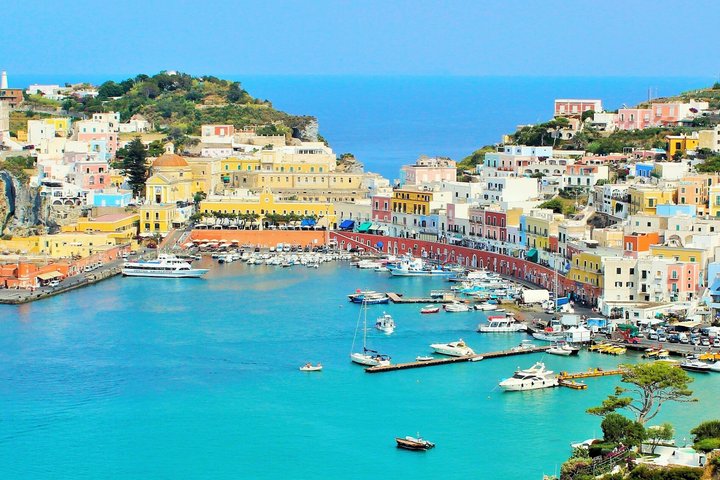 Île de Ponza : Excursion d'une journée complète en croisière au départ d'Anzio avec déjeuner à bord