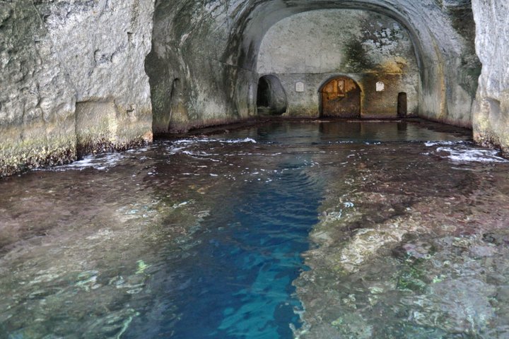 Île de Ponza : Excursion d'une journée complète en croisière au départ d'Anzio avec déjeuner à bord