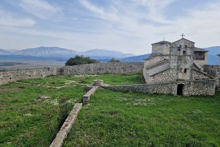 Från Sarande : Rundtur på slottet Butrint , Blue Eye och Lekursi