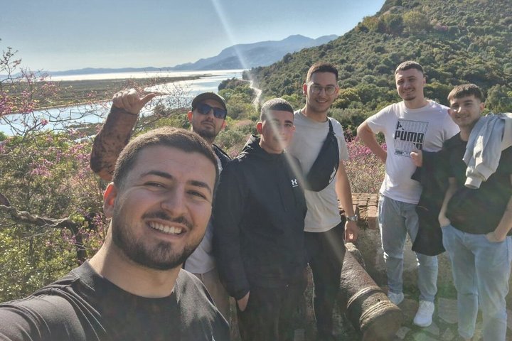 Från Sarande : Rundtur på slottet Butrint , Blue Eye och Lekursi