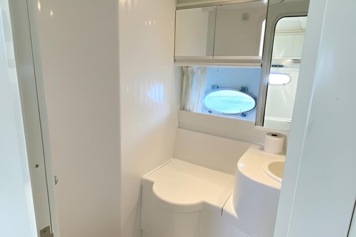 Alquiler de yate privado de medio día en nuestro Pershing 40 en Saint Tropez