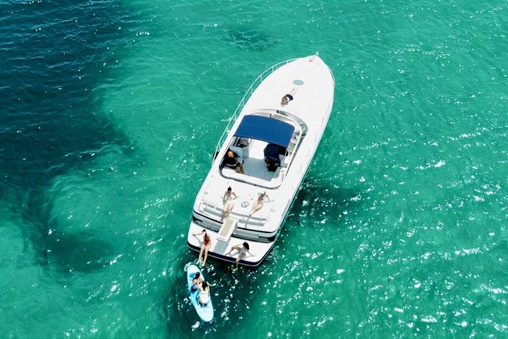 Alquiler de yate privado de medio día en nuestro Pershing 40 en Saint Tropez