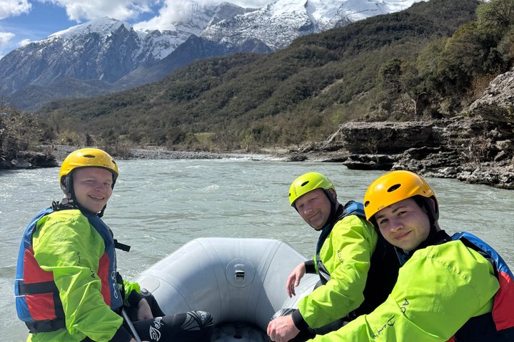 Vjosa Rafting Getaway : Forsränningstur i Vjosa River, Permet