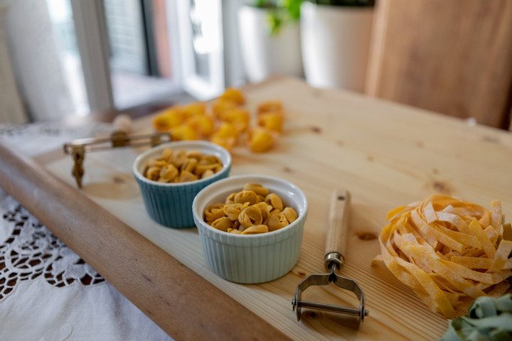 Clase de Pasta y Tiramisu para grupos pequeños en Rimini por Cesarine