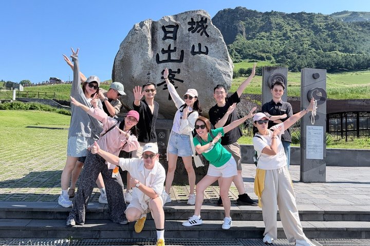 Ganztägige geführte Tour zu den UNESCO-Stätten im Osten der Insel Jeju