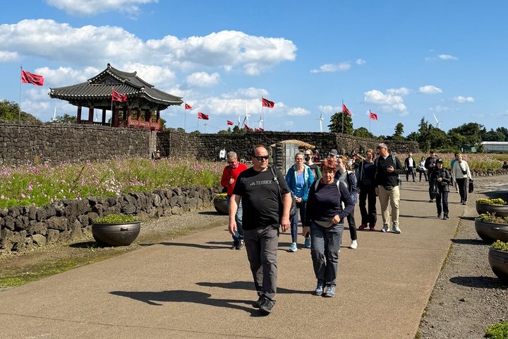 Ganztägige geführte Tour zu den UNESCO-Stätten im Osten der Insel Jeju