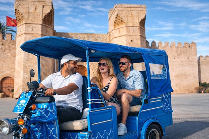 Tour privato TukTuk di Rabat: Medina, Chellah, Torre Hassan, Udaya