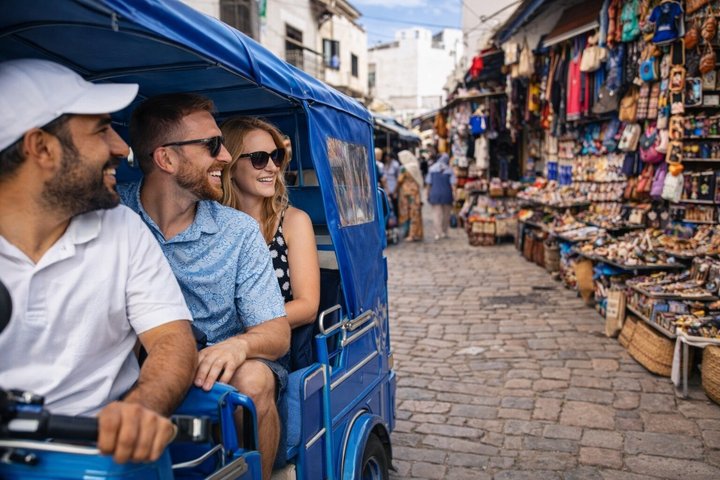 Tour privato TukTuk di Rabat: Medina, Chellah, Torre Hassan, Udaya