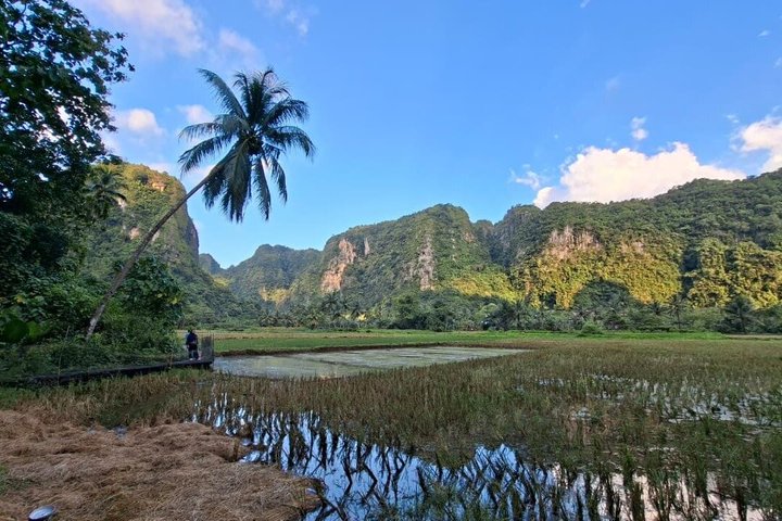 Tour Rammang-Rammang Karst South Sulawesi con guía local