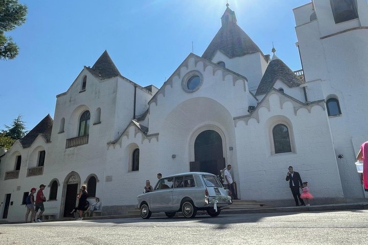 Ontdek Matera en Alberobello tijdens een rondreis vanuit de Itria-vallei.